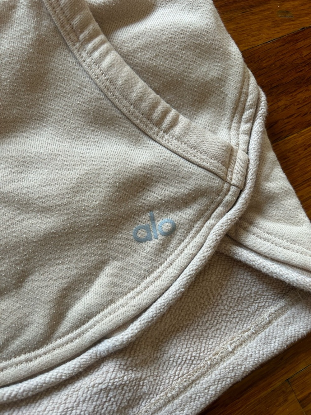 Alo  Neutral Set - Light Beige size small - Picture 3 of 5